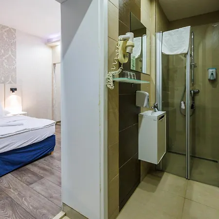 Bastya Konferencia Es Wellness Hotel Miskolc Exterior photo