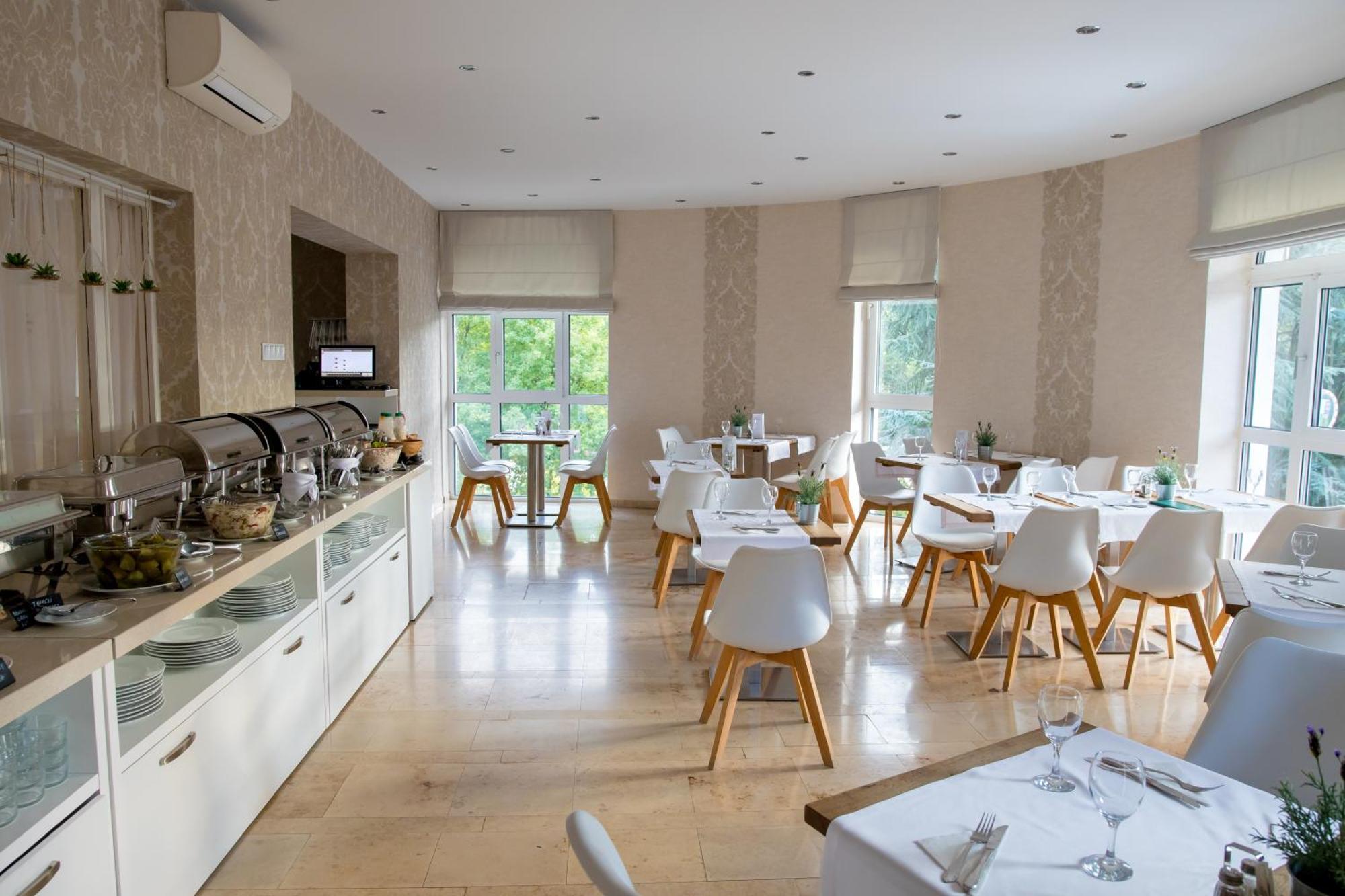 Bastya Konferencia Es Wellness 4*